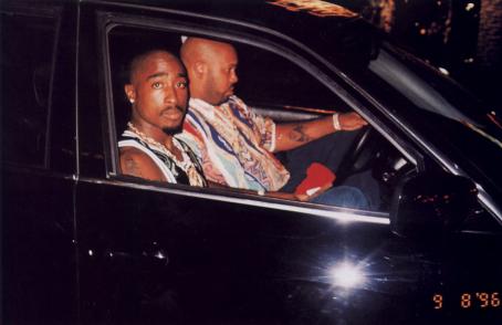 letztes Bild von Tupac (mit Suge Knight) nach dem Tyson Kampf am 7.9.1996